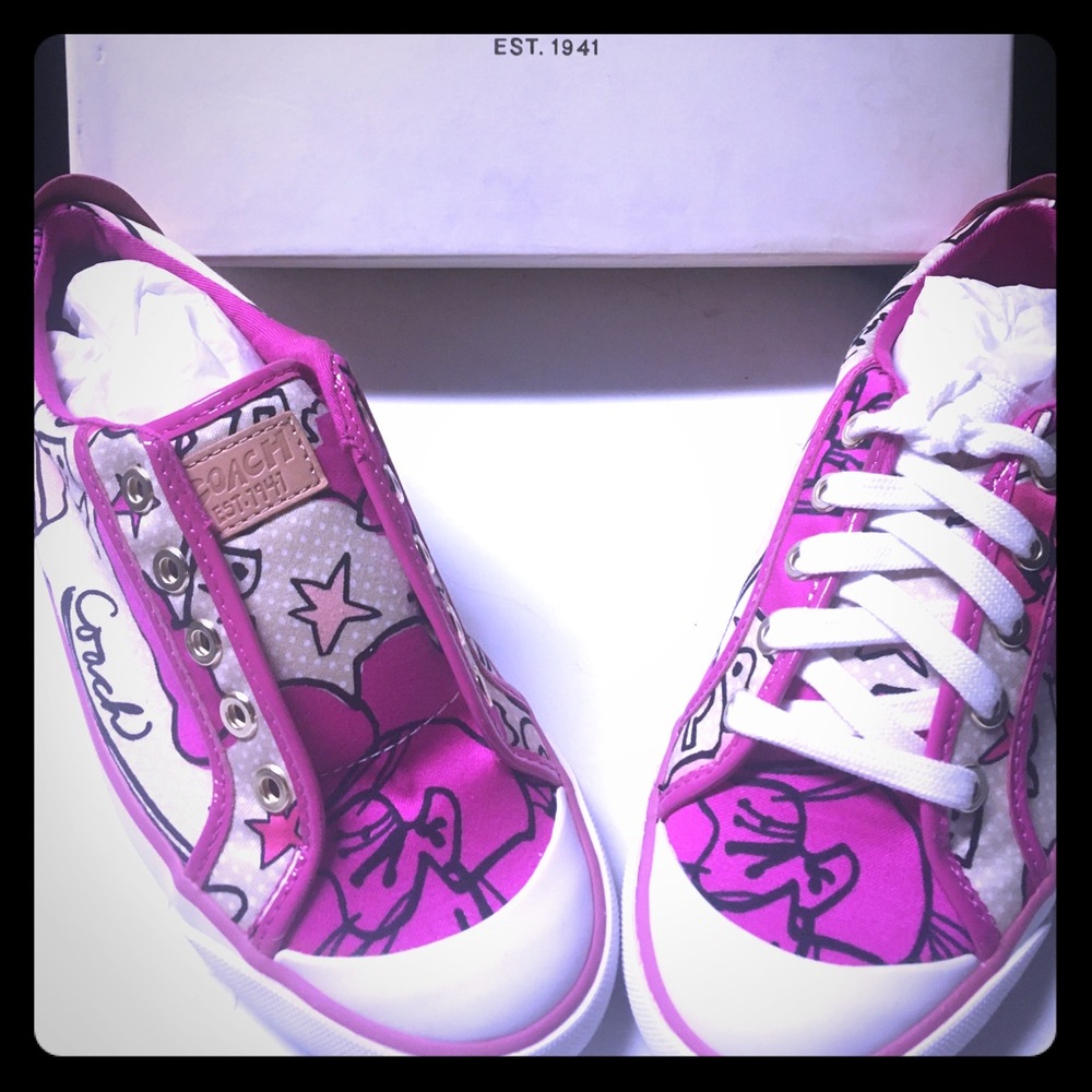 Coach Graphic Op shoes. Would make a lovely gift❤️